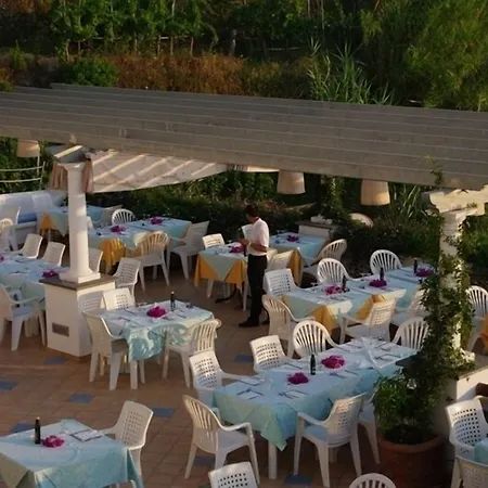 Parco La Rosa 酒店 3*