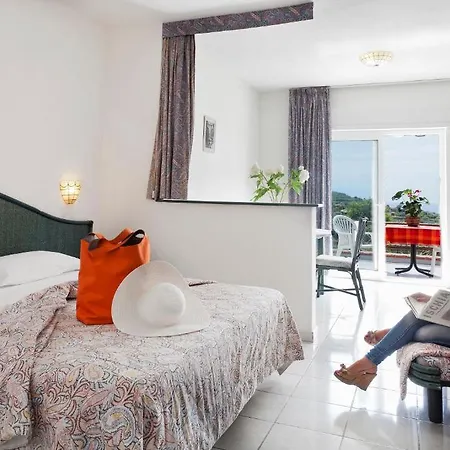 מלון Parco La Rosa 3*