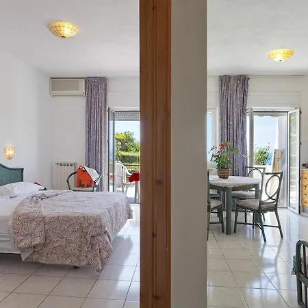 酒店 Parco La Rosa 3*